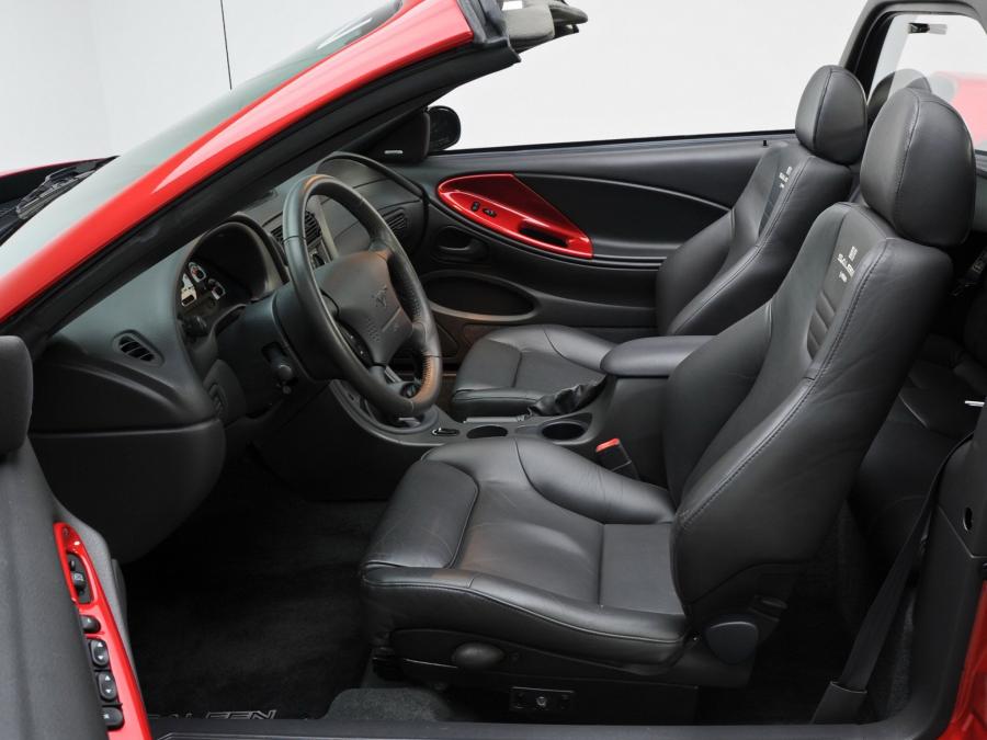 Интерьер Saleen S281 SC Extreme Convertible (46-66B) 2002 года  (фото 4 из 12)